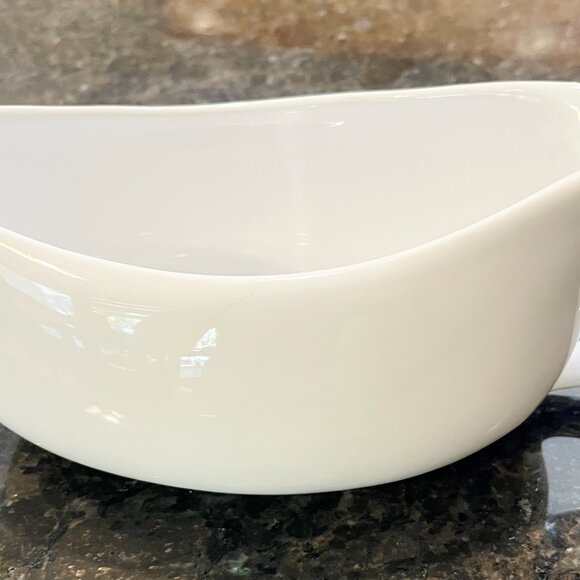 Target home collection white ceramic gravy boat - Picture 3 of 12